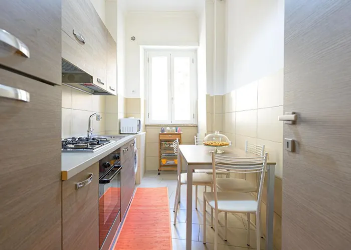 Apartment Peoniamaximahouse -piazza Bologna- *