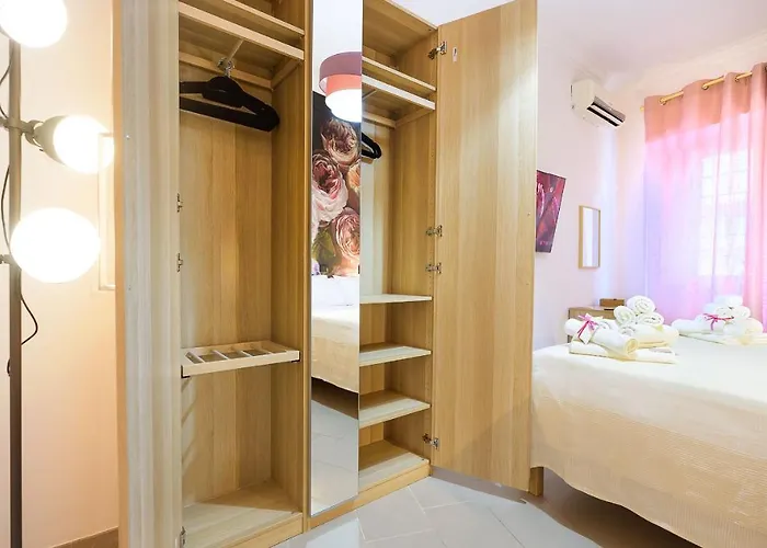 Apartment Peoniamaximahouse -piazza Bologna-